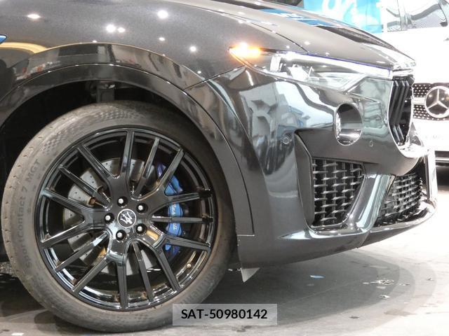 Maserati LEVANTE 2022-06 8877512-4