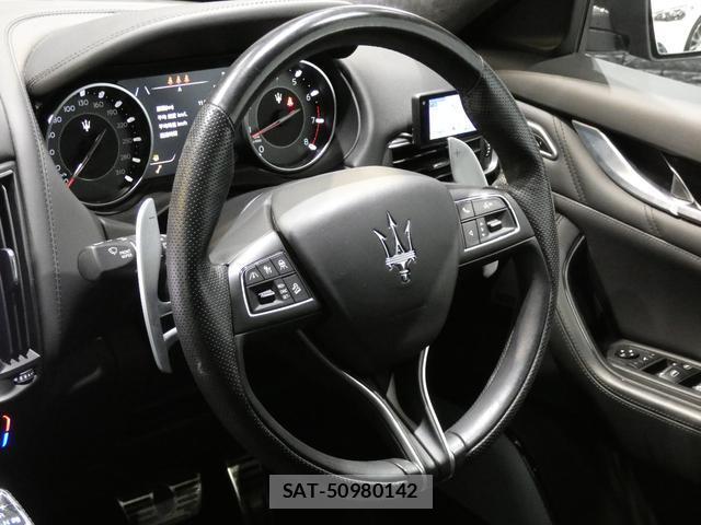 Maserati LEVANTE 2022-06 8877512-8