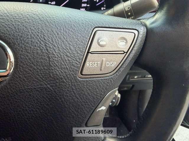 Lexus LS 2011-10 8877070-14