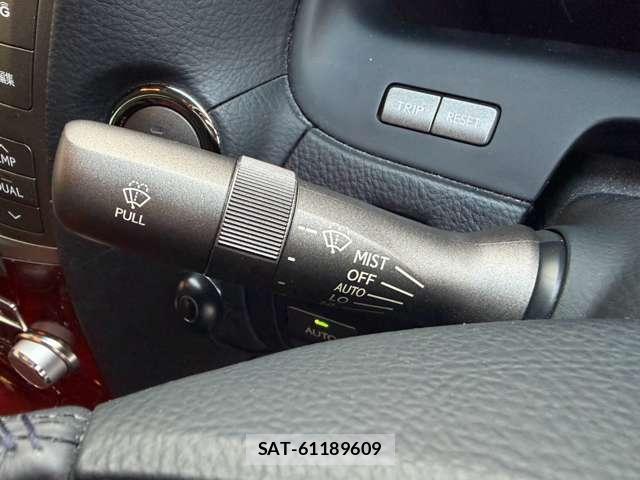 Lexus LS 2011-10 8877070-15