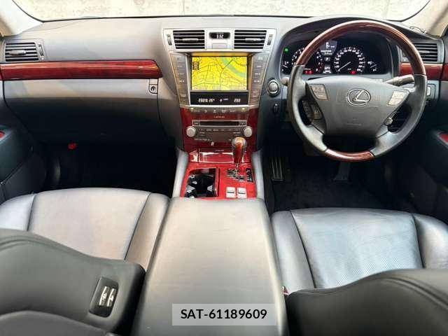 Lexus LS 2011-10 8877070-4