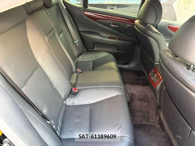 Lexus LS 2011-10 8877070-7