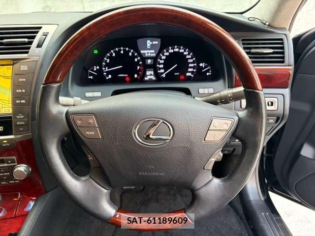 Lexus LS 2011-10 8877070-9