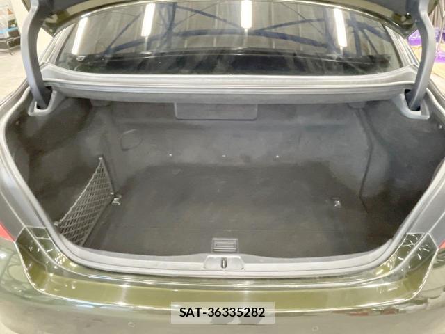 Lexus LS 2011-10 8877557-10