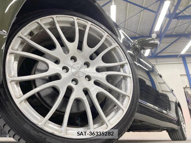 Lexus LS 2011-10 8877557-13