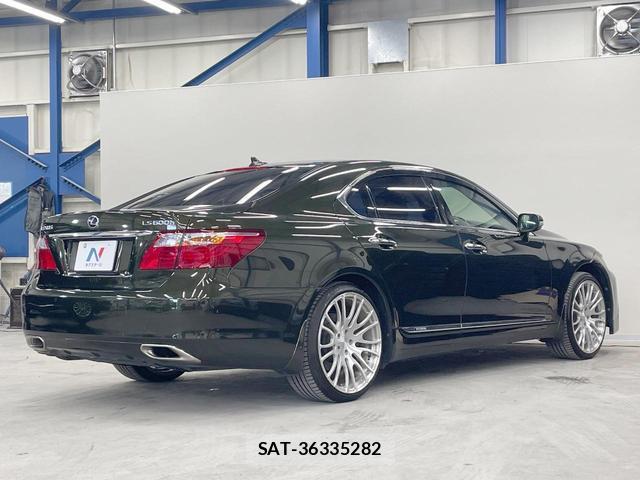 Lexus LS 2011-10 8877557-17