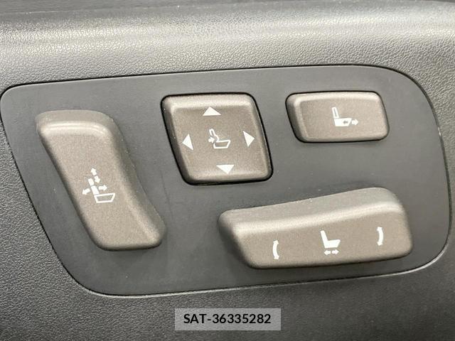 Lexus LS 2011-10 8877557-7