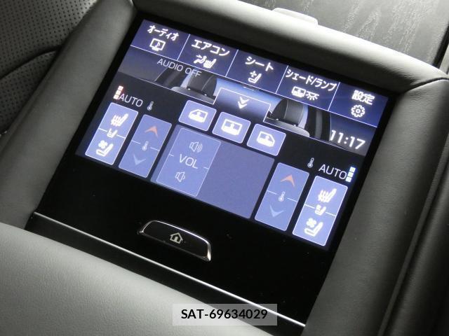 Lexus LS 2021-01 8877888-13