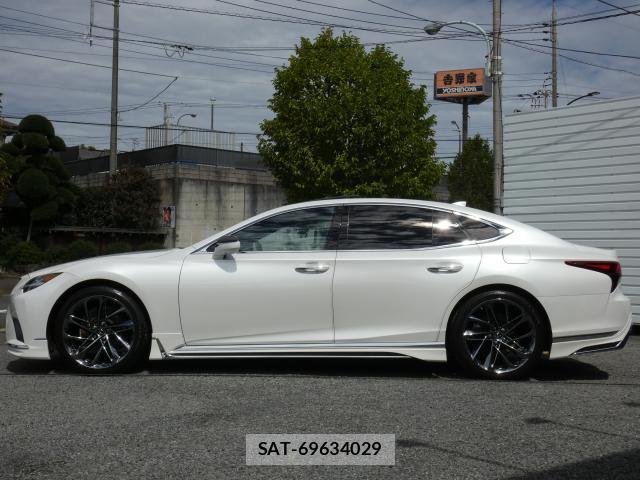 Lexus LS 2021-01 8877888-5