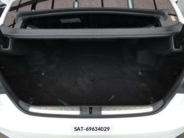 Lexus LS 2021-01 8877888-9