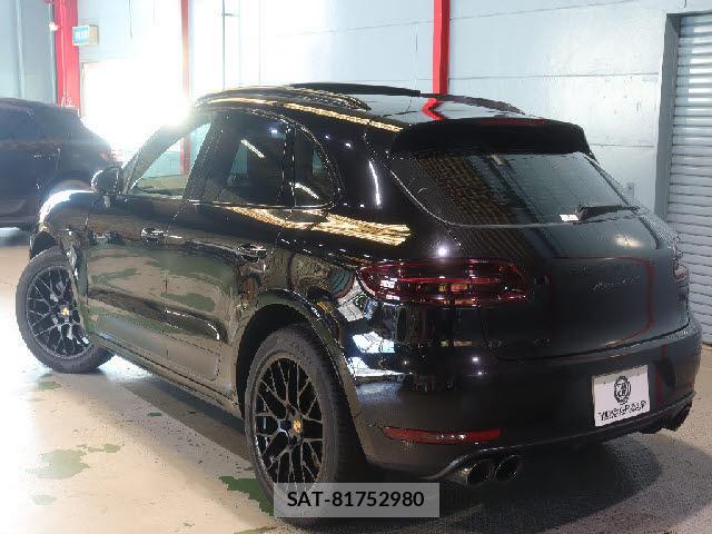 Porsche MACAN 2016-10 8878432-2