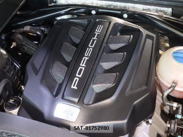 Porsche MACAN 2016-10 8878432-5