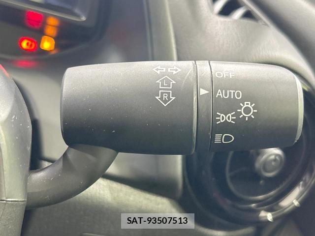 Mazda MAZDA2 2025-03 8876654-6