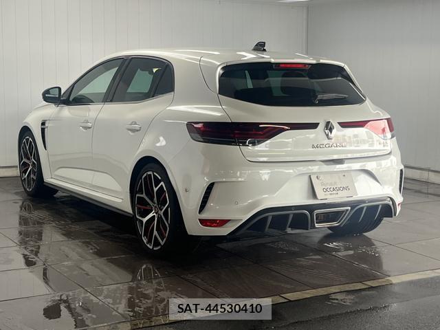 Renault MEGANE 2025-01 8877269-2