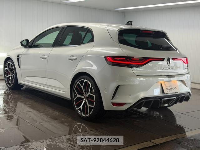Renault MEGANE 2024-03 8877270-2