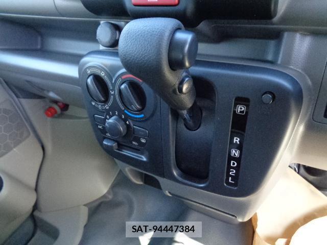 Mitsubishi MINICAB VAN 2026-03 8877658-5