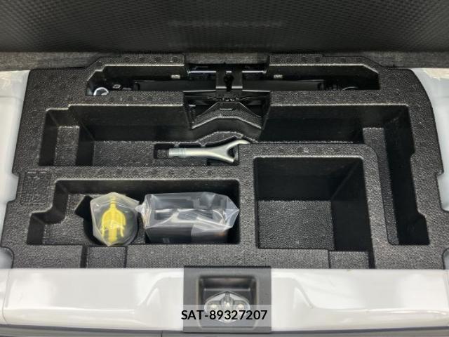 Daihatsu MIRA 2025-03 8878214-4