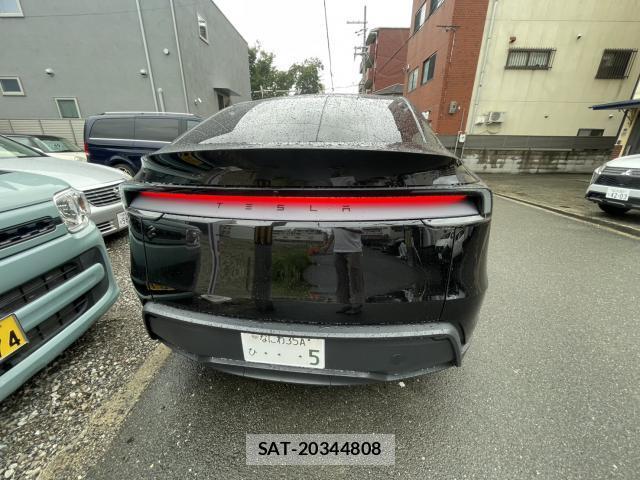 Tesla MODEL Y 2026-04 8876078-1