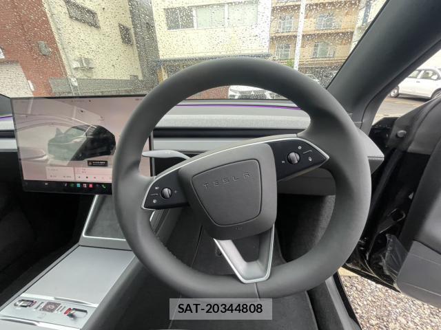 Tesla MODEL Y 2026-04 8876078-13