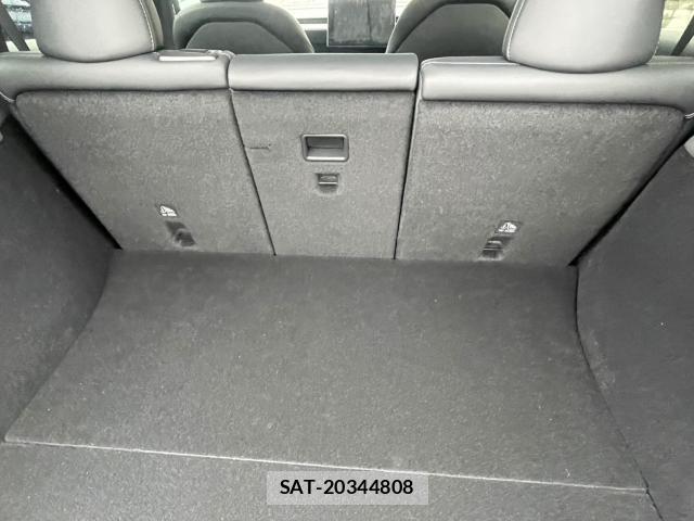 Tesla MODEL Y 2026-04 8876078-17