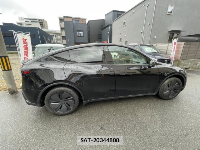 Tesla MODEL Y 2026-04 8876078-3