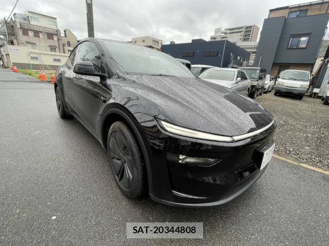 Tesla MODEL Y 2026-04 8876078-6