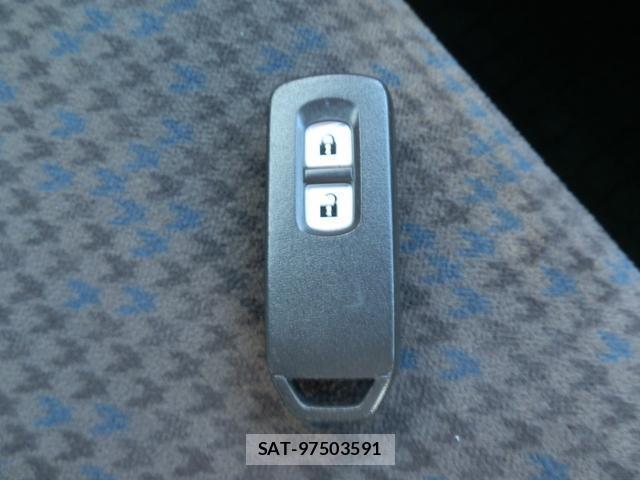 Honda N-ONE 2017-12 8878039-5