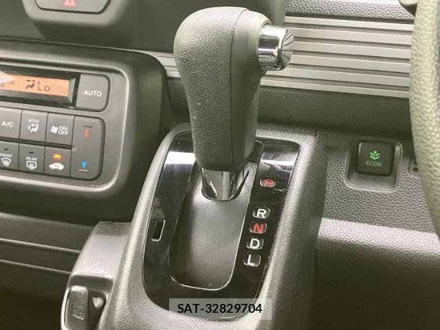 Honda N-VAN 2021-04 8876322-17