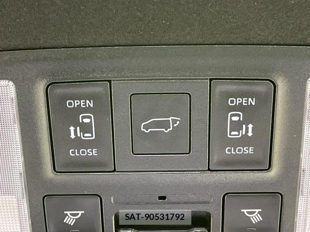 Toyota NOAH 2024-06 8875991-5