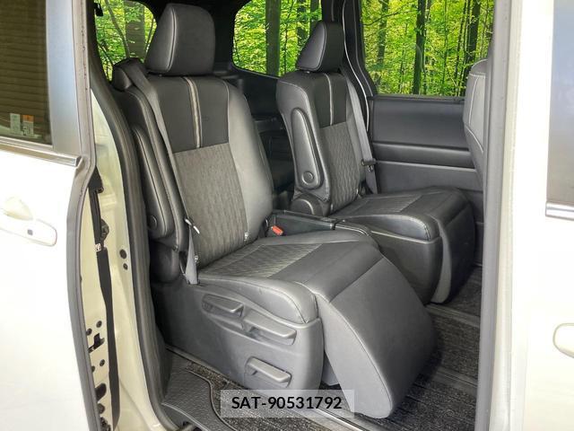 Toyota NOAH 2024-06 8875991-8