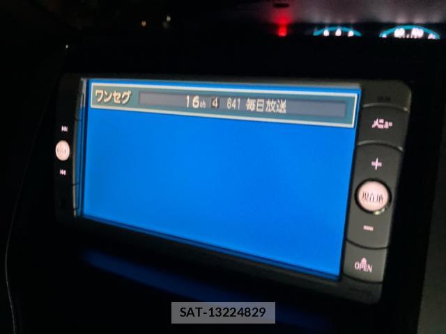 Toyota NOAH 2009-10 8876036-10