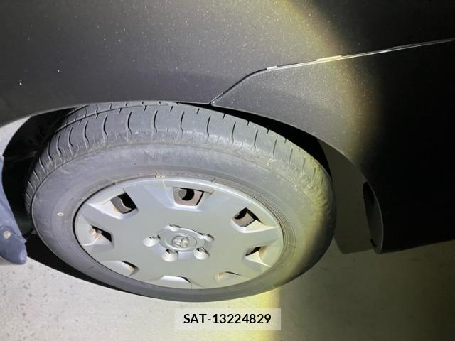 Toyota NOAH 2009-10 8876036-2