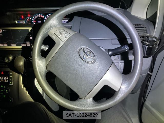 Toyota NOAH 2009-10 8876036-6