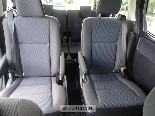 Toyota NOAH 2015-11 8876749-11