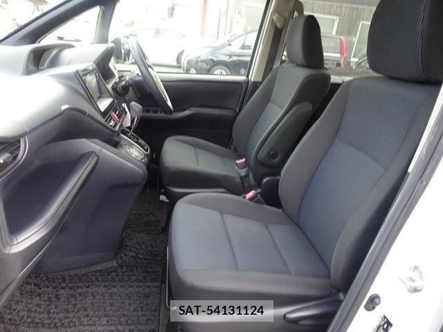 Toyota NOAH 2015-11 8876749-13