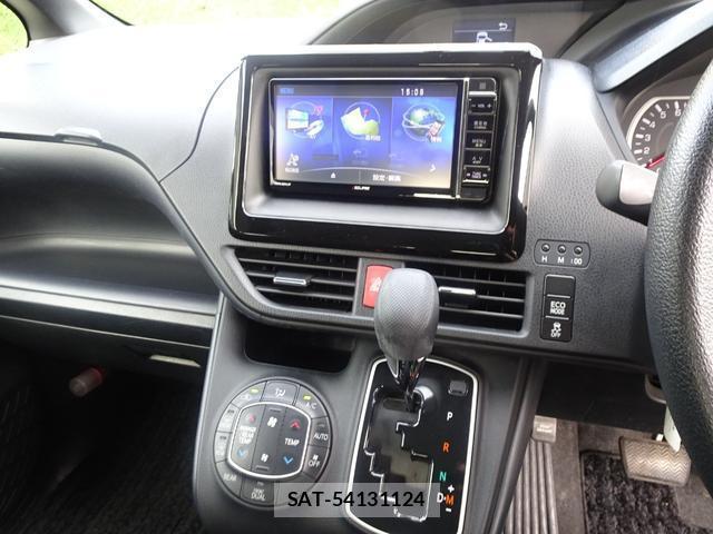 Toyota NOAH 2015-11 8876749-3