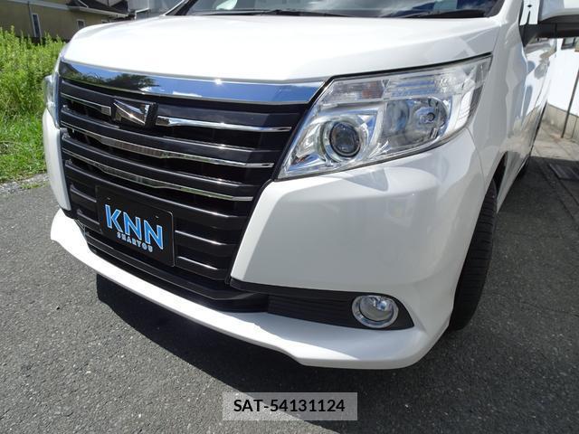 Toyota NOAH 2015-11 8876749-6