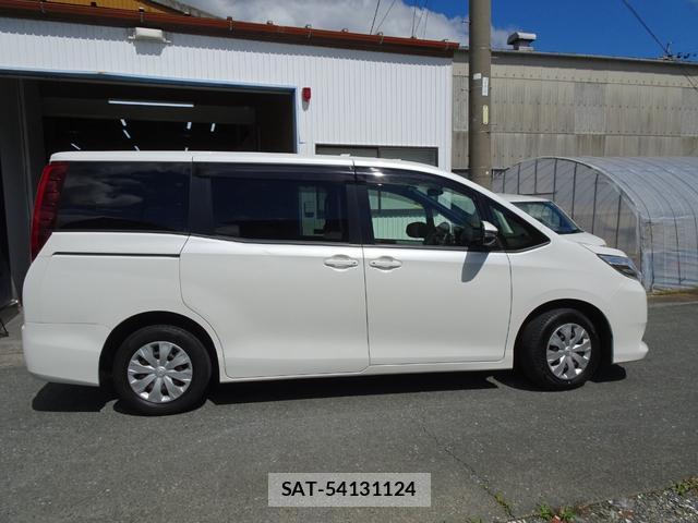 Toyota NOAH 2015-11 8876749-8