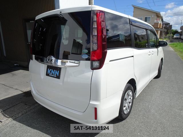 Toyota NOAH 2015-11 8876749-9