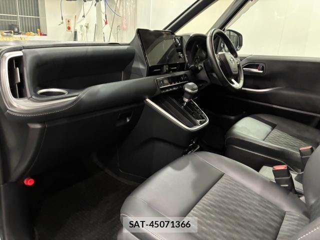 Toyota NOAH 2024-06 8876755-15