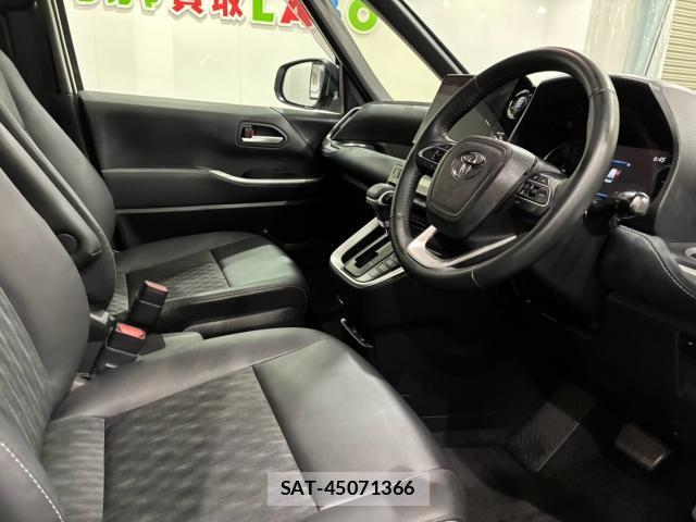 Toyota NOAH 2024-06 8876755-2