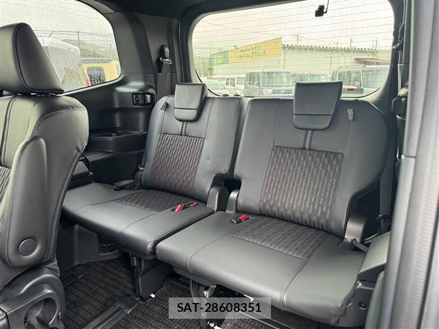 Toyota NOAH 2025-03 8876759-6