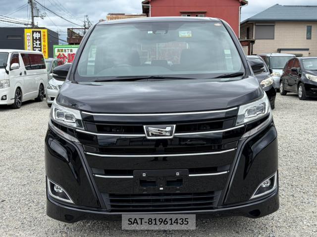 Toyota NOAH 2021-01 8877047-1