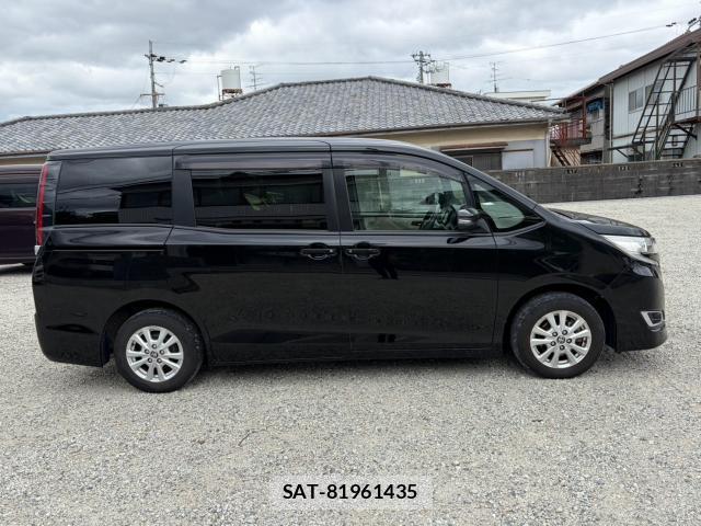 Toyota NOAH 2021-01 8877047-11