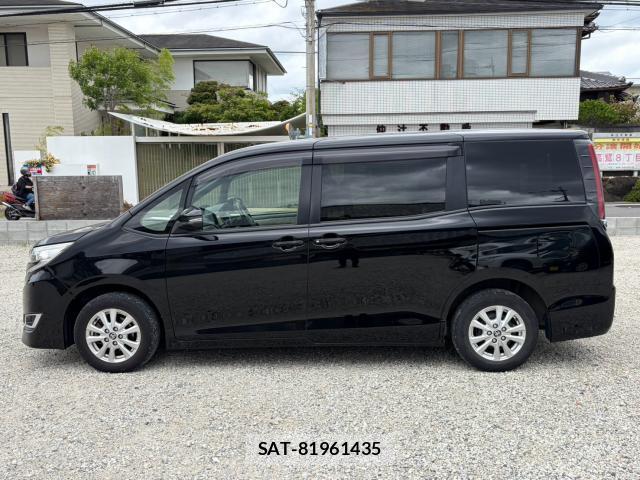 Toyota NOAH 2021-01 8877047-4