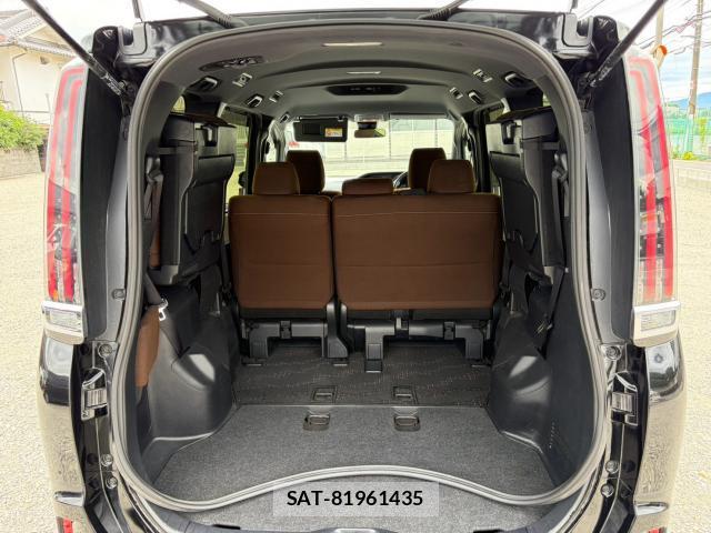 Toyota NOAH 2021-01 8877047-6