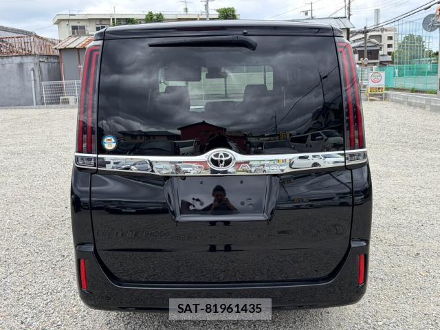 Toyota NOAH 2021-01 8877047-7
