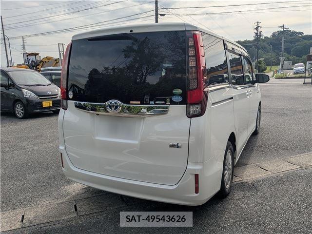 Toyota NOAH 2016-09 8877203-5