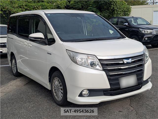 Toyota NOAH 2016-09 8877203-6