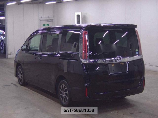 Toyota NOAH 2019-06 8877352-1